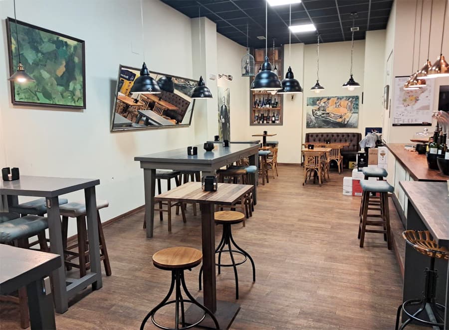 El mejor plan empieza con una buena copa de vino